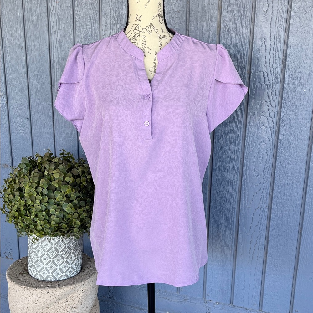 VDJ Lavender Flutter Sleeve Top Size Large